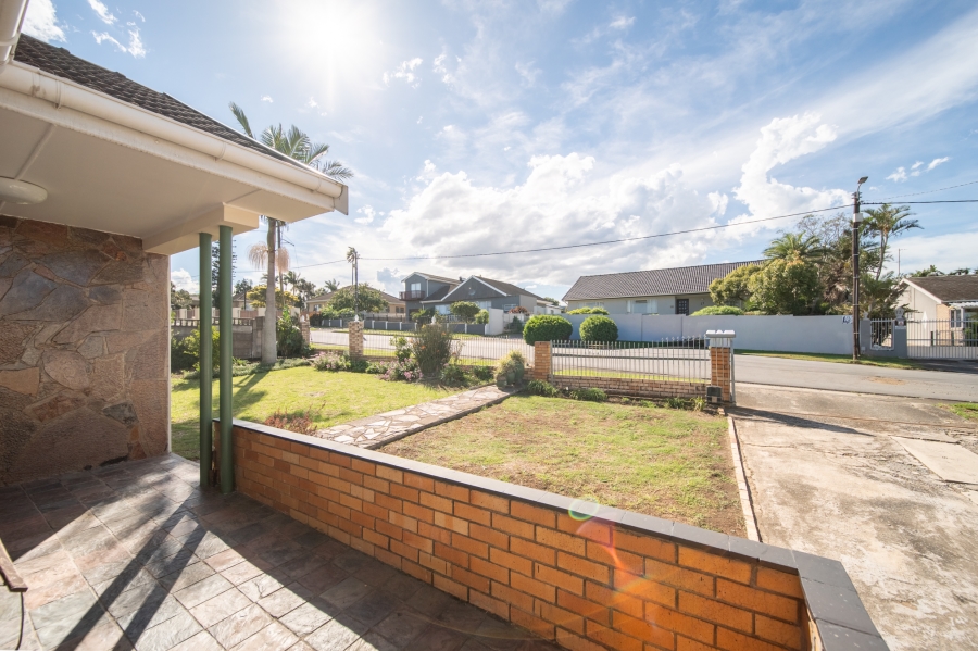 3 Bedroom Property for Sale in Sunnyridge Eastern Cape